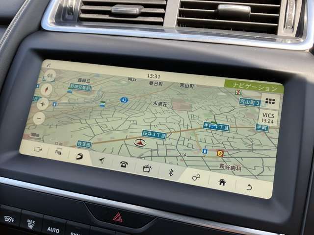 Jaguar E-PACE 2018-03 4224-8