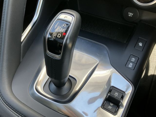 Jaguar E-PACE 2018-03 4224-10