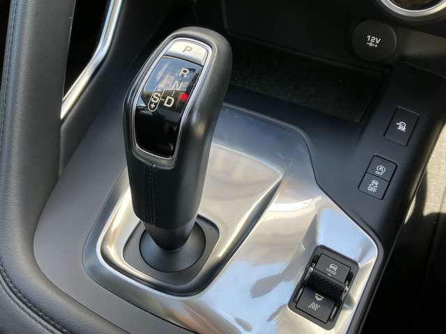 Jaguar E-PACE 2018-03 4224-17