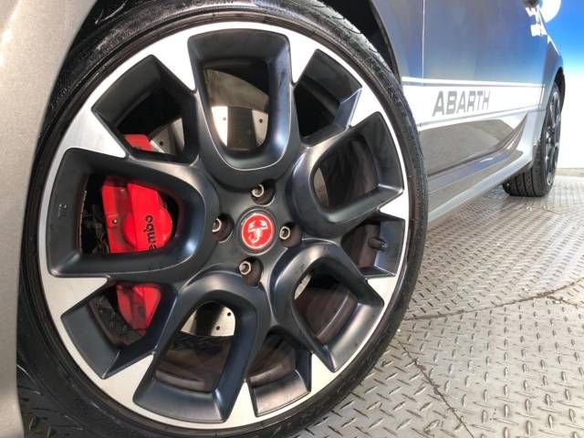 Abarth 595 2019-12 187623-14