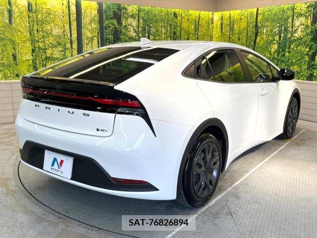 Toyota PRIUS 2023-04 332551-17