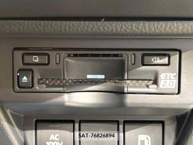 Toyota PRIUS 2023-04 332551-6