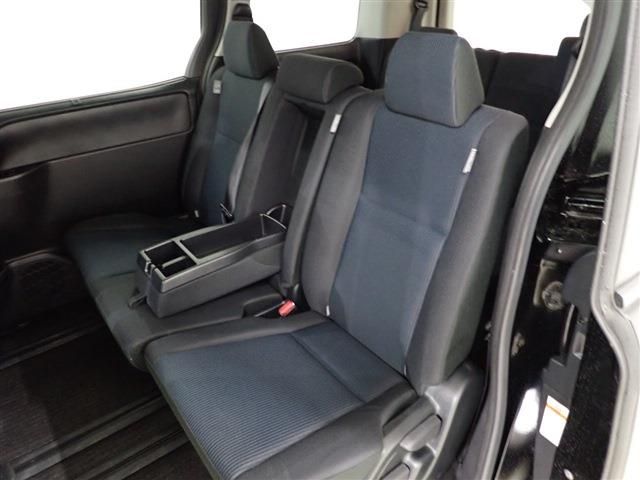 Toyota NOAH 2021-05 28233-27