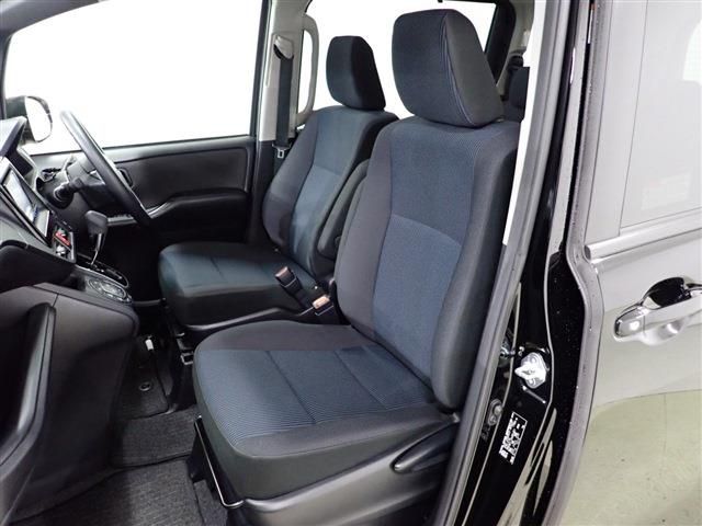 Toyota NOAH 2021-05 28233-24