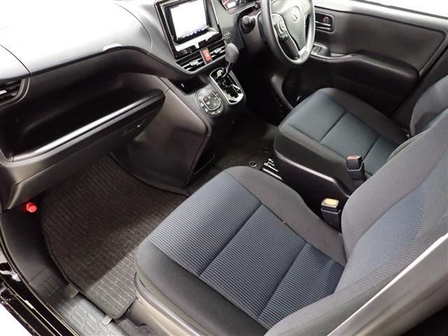 Toyota NOAH 2021-05 28233-25