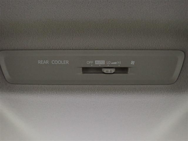 Toyota NOAH 2021-05 28233-28