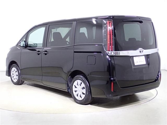 Toyota NOAH 2021-05 28233-6