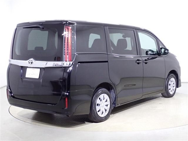 Toyota NOAH 2021-05 28233-3