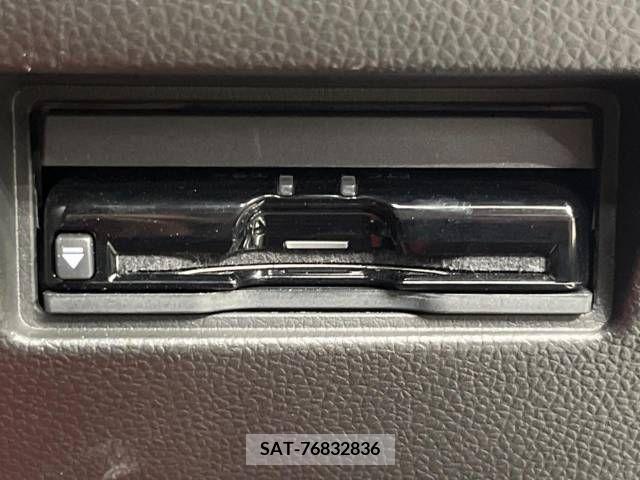 Suzuki SWIFT 2020-02 320815-8