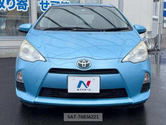 Toyota AQUA 2013-03 260573-16