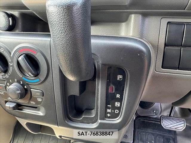 Suzuki EVERY 2018-04 375625-20