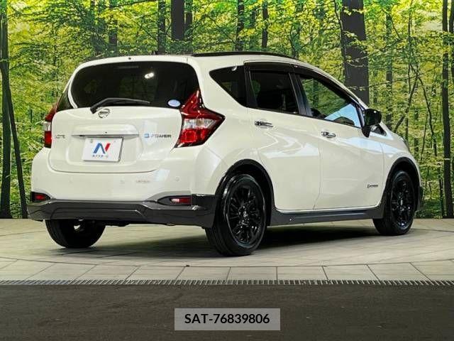 Nissan NOTE 2018-02 305413-17