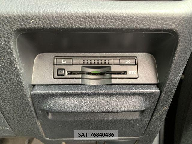 Toyota VOXY HYBRID 2014-09 322771-19