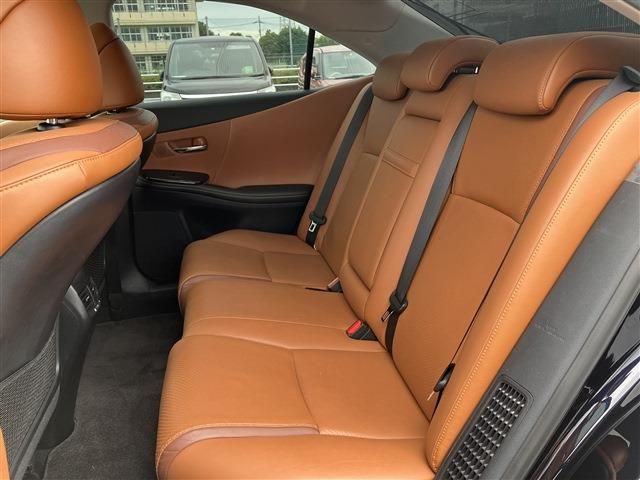Lexus HS 2013-02 7276-9