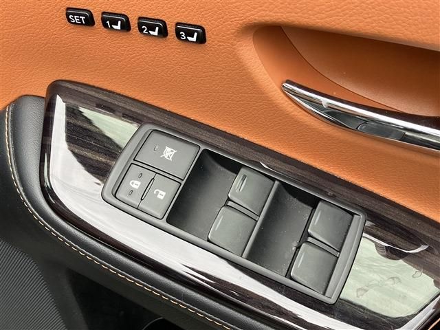 Lexus HS 2013-02 7276-13