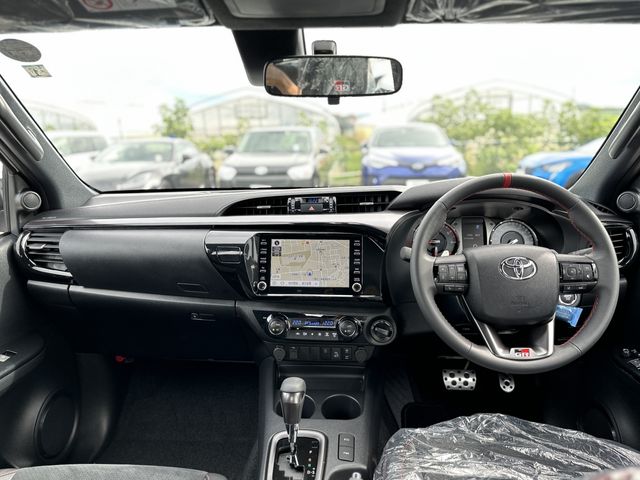 Toyota HILUX 2023-01 5674-1