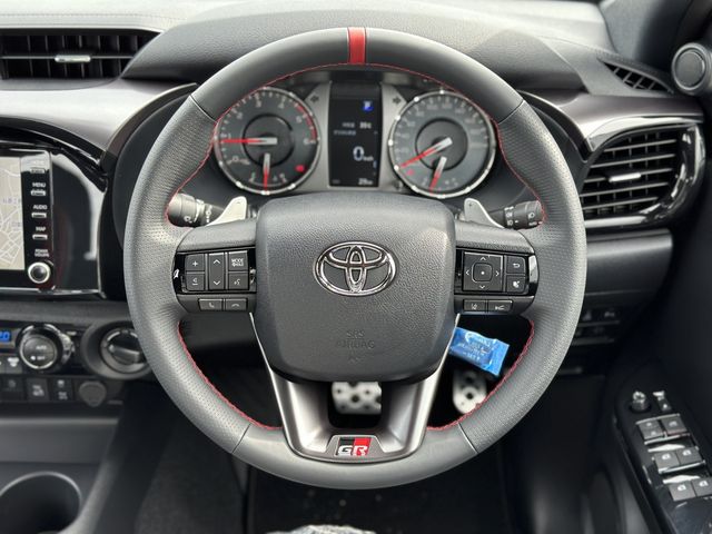 Toyota HILUX 2023-01 5674-9