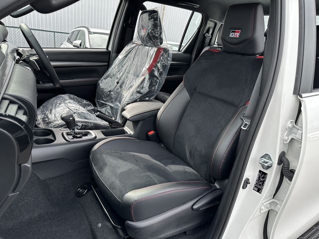 Toyota HILUX 2023-01 5674-17