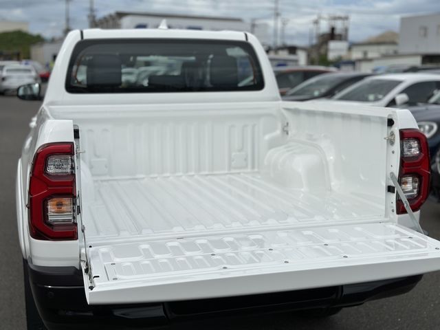 Toyota HILUX 2023-01 5674-23