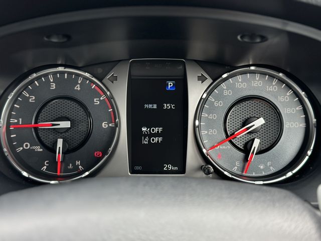 Toyota HILUX 2023-01 5674-10