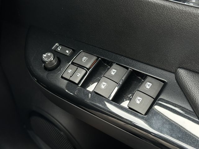 Toyota HILUX 2023-01 5674-12