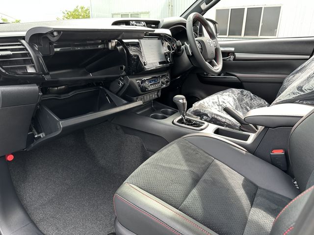 Toyota HILUX 2023-01 5674-18