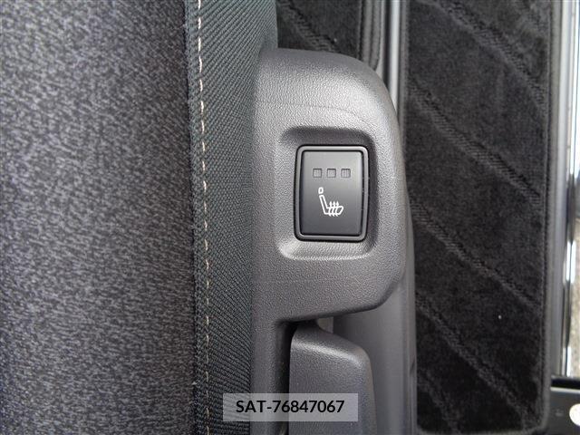 Nissan SERENA 2023-06 284318-17