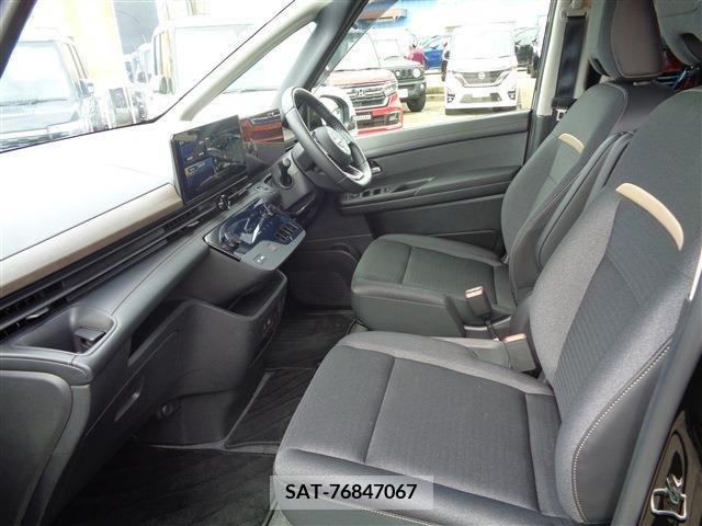 Nissan SERENA 2023-06 284318-8