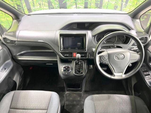 Toyota VOXY 2015-10 19123-1