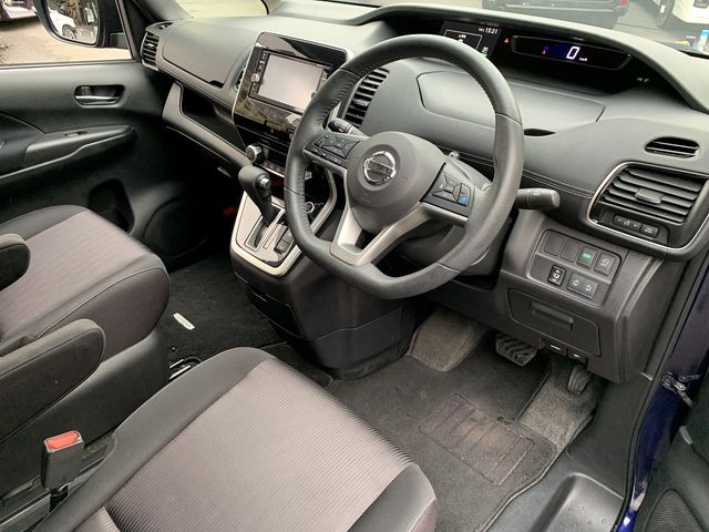 Nissan SERENA 2017-09 187409-14
