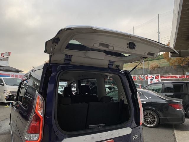 Nissan SERENA 2017-09 187409-21