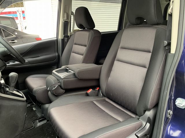 Nissan SERENA 2017-09 187409-16