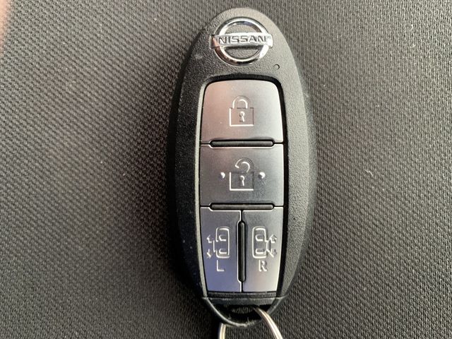 Nissan SERENA 2017-09 187409-27