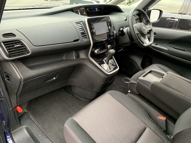 Nissan SERENA 2017-09 187409-17