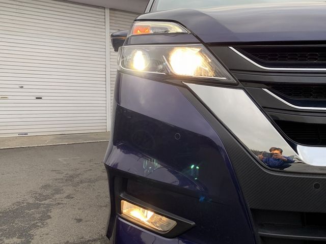 Nissan SERENA 2017-09 187409-12