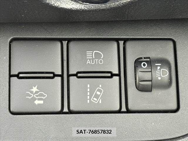 Toyota SIENTA 2016-01 398347-6
