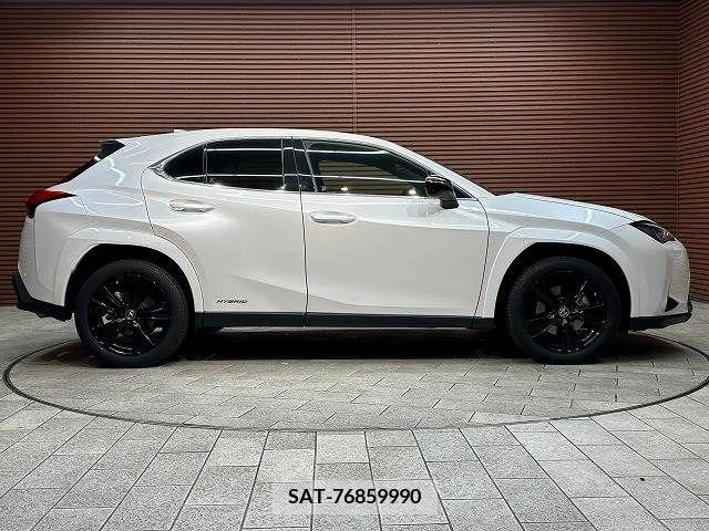 Lexus UX 2021-10 216912-17