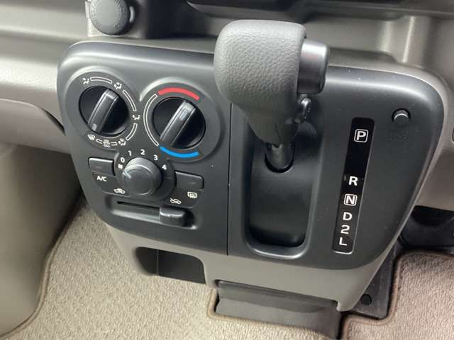 Mitsubishi MINICAB VAN 2022-12 3082-10