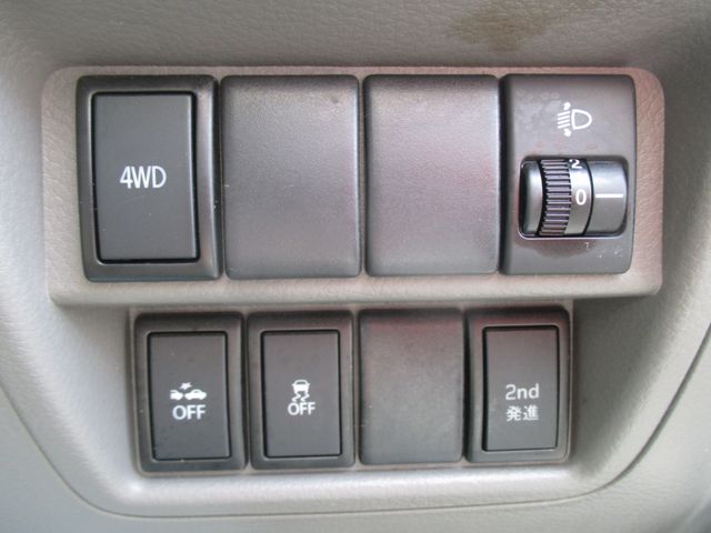 Nissan CLIPPER 2019-08 14175-24