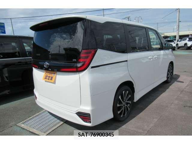 Toyota NOAH 2023-09 203526-3