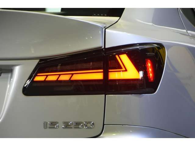 Lexus IS 2012-04 5051-14