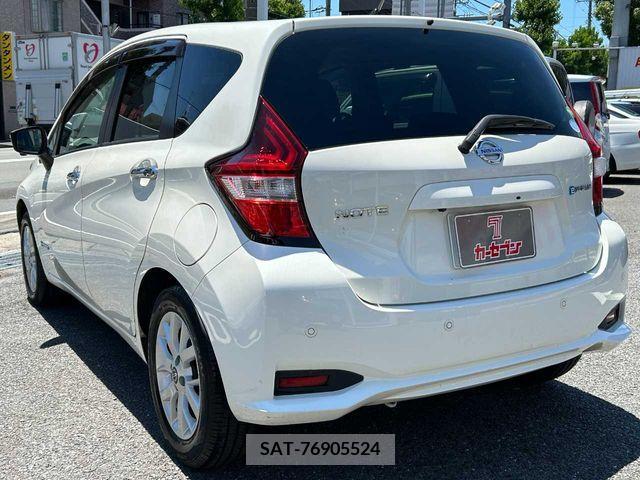 Nissan NOTE 2018-09 305433-6