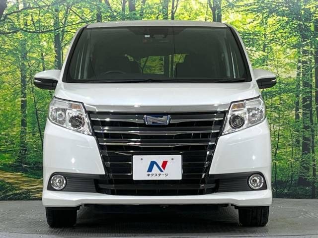 Toyota NOAH HYBRID 2017-04 28658-15
