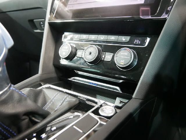 VolksWagen PASSAT 2018-10 16487-23