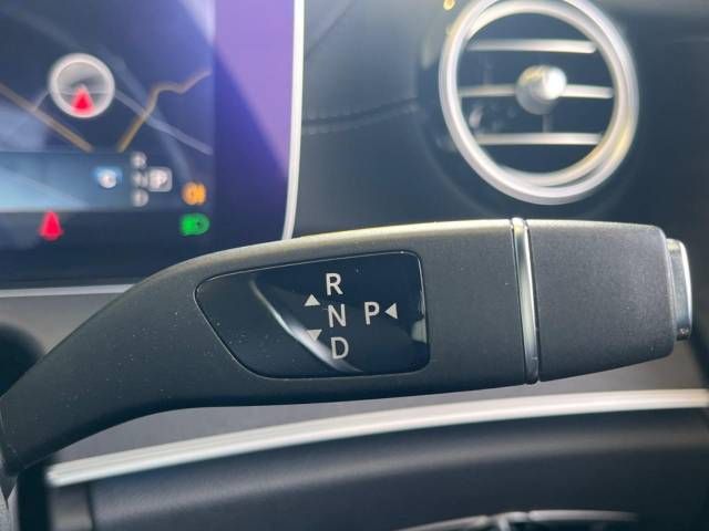 Mercedes Benz E-CLASS 2016-07 184702-11