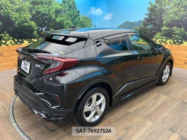 Toyota C-HR 2018-07 294891-17