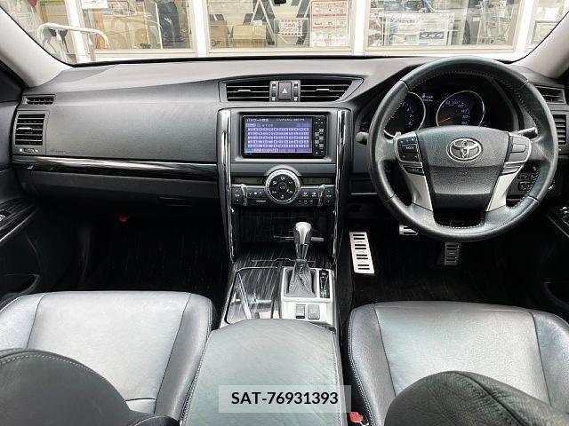 Toyota MARK X 2012-01 206708-1