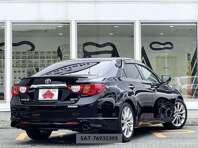 Toyota MARK X 2012-01 206708-2
