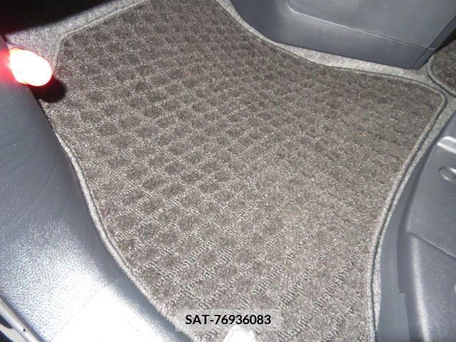 Toyota NOAH 2020-01 384312-23