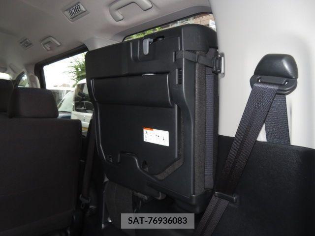 Toyota NOAH 2020-01 384312-10